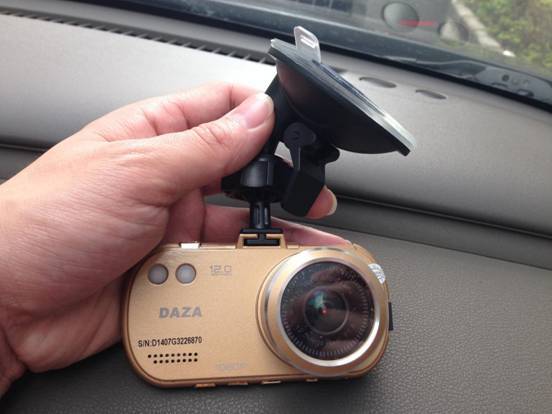 簡便 大智G322極清行車記錄儀上車安裝實(shí)拍